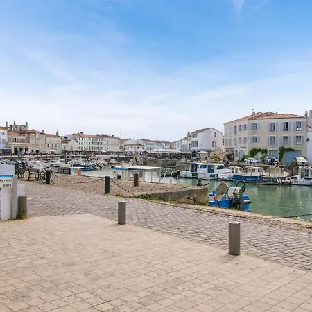 Escale Apaisante Au Port De Saint-martin-de Re
